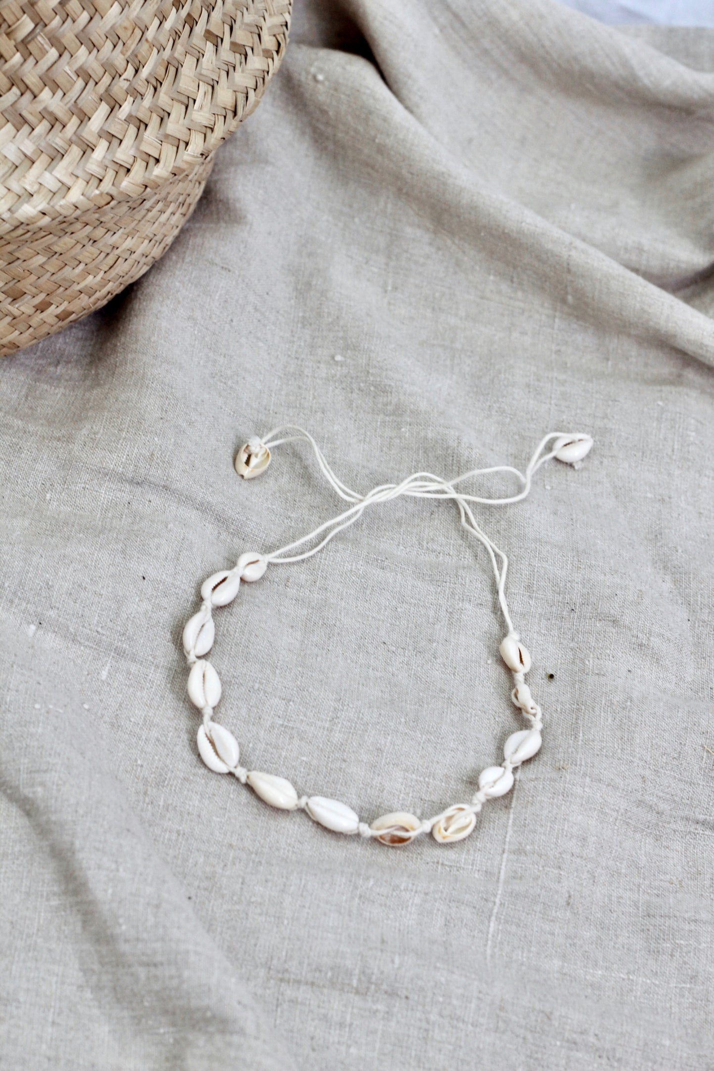 SHELL CHOKER