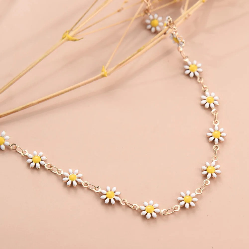 WILD WALLFLOWER NECKLACE