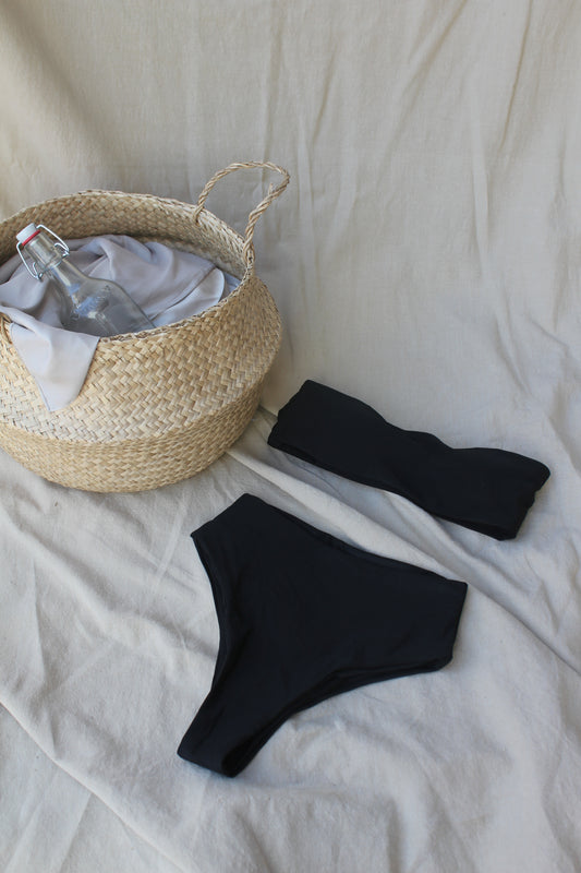 ANUKA BIKINI SET BLACK